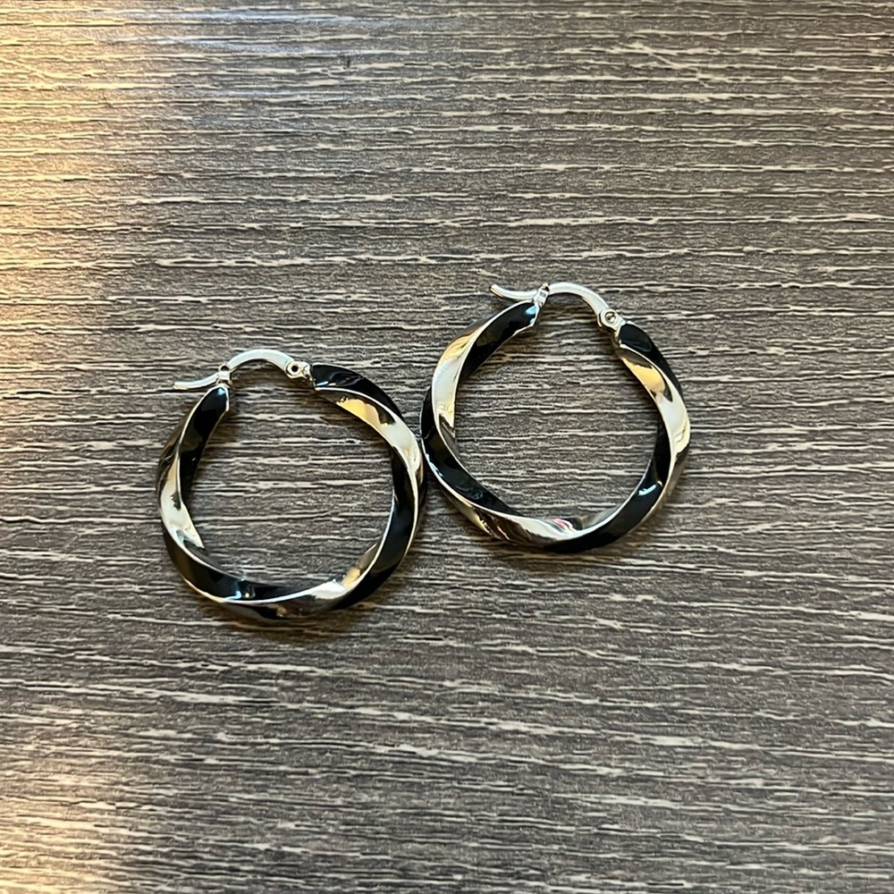 Black and white twist hoops